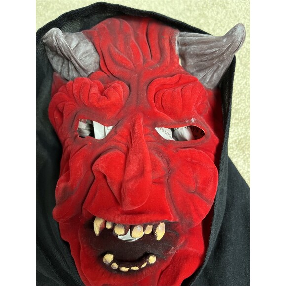 Vintage‎ Devil Hooded Mask Rubber Red Monster Demon Adult Halloween EUC - Picture 3 of 6